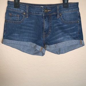 Bullhead low rise denim shorts size 0